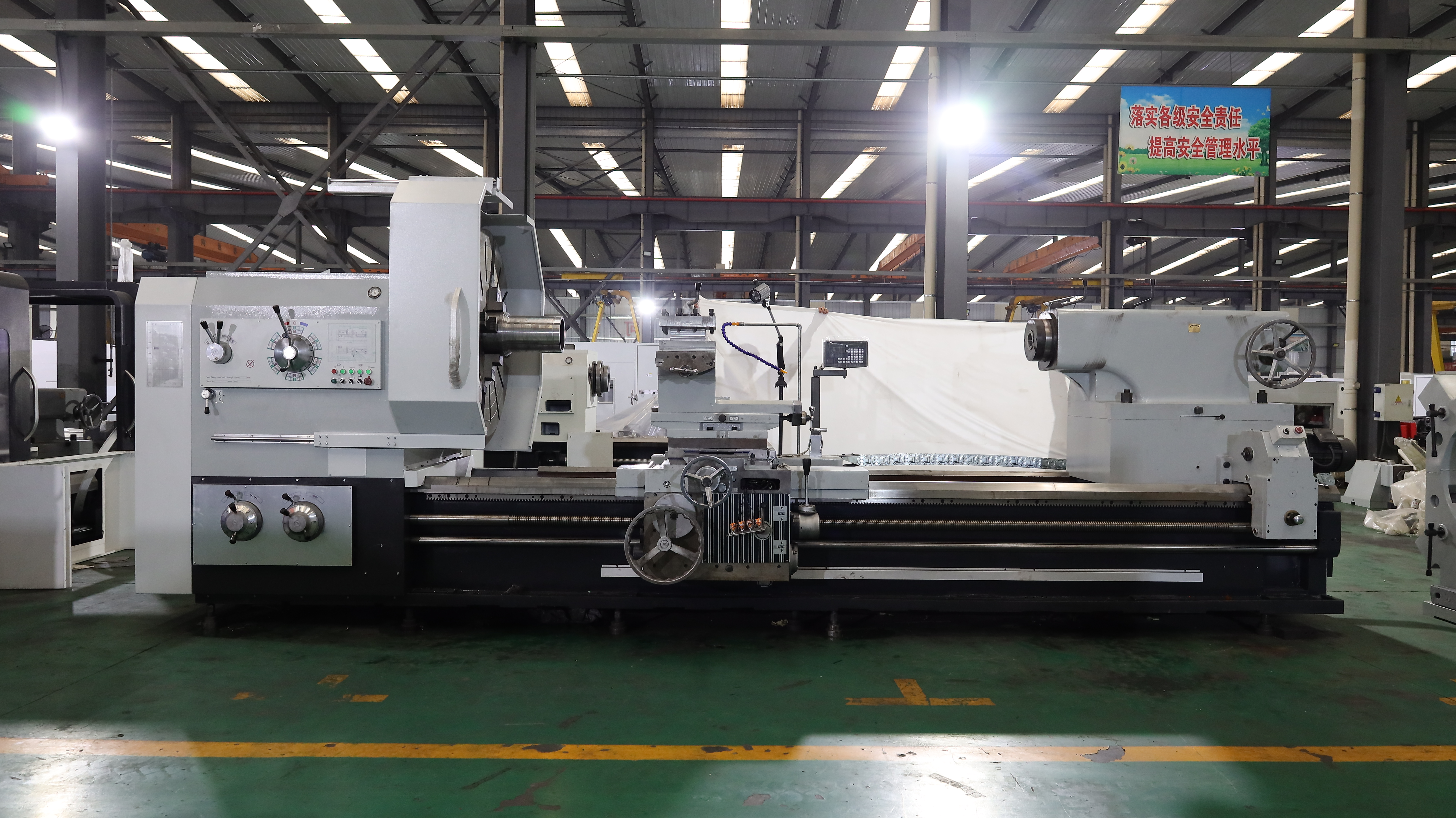 Обычный универсальный токарный станок CW61125L CW61140L CW61160L
