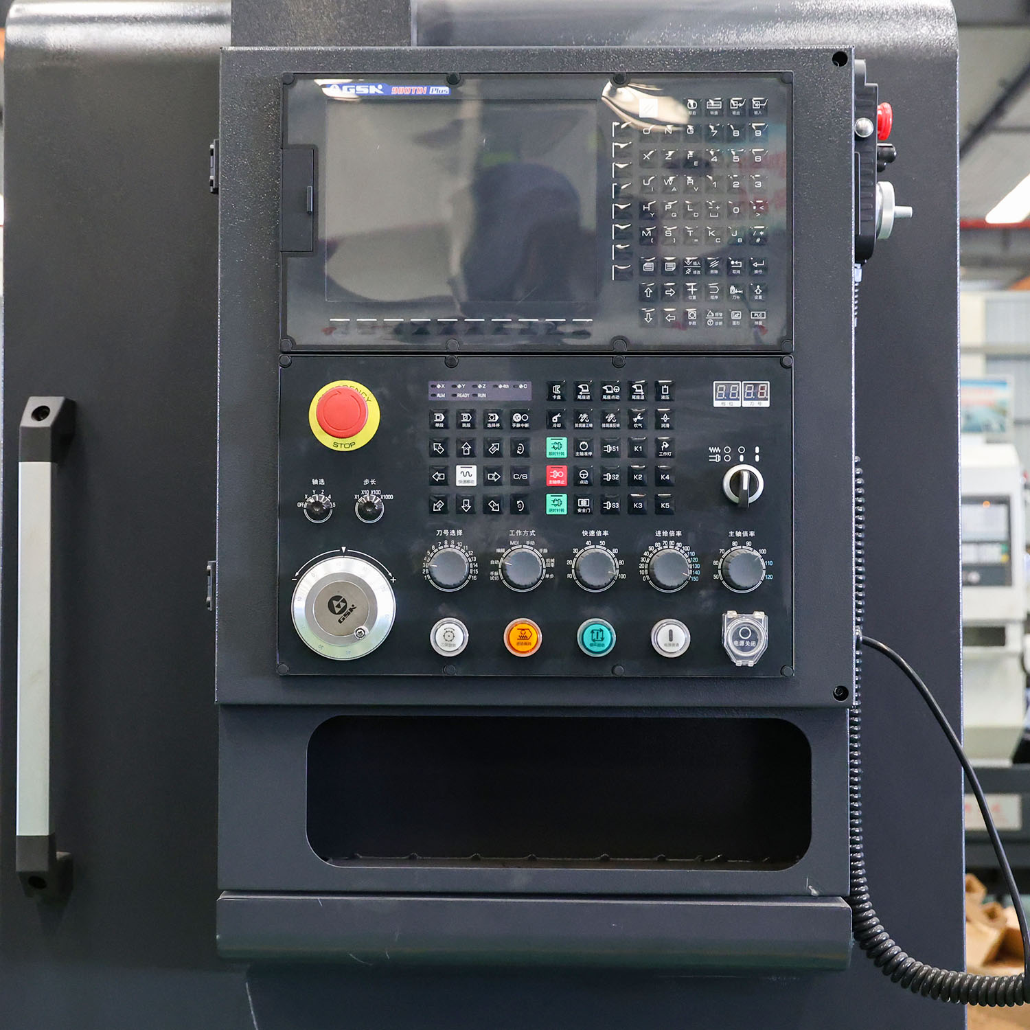 torno cnc para rosqueamento de tubos com sistema GSK