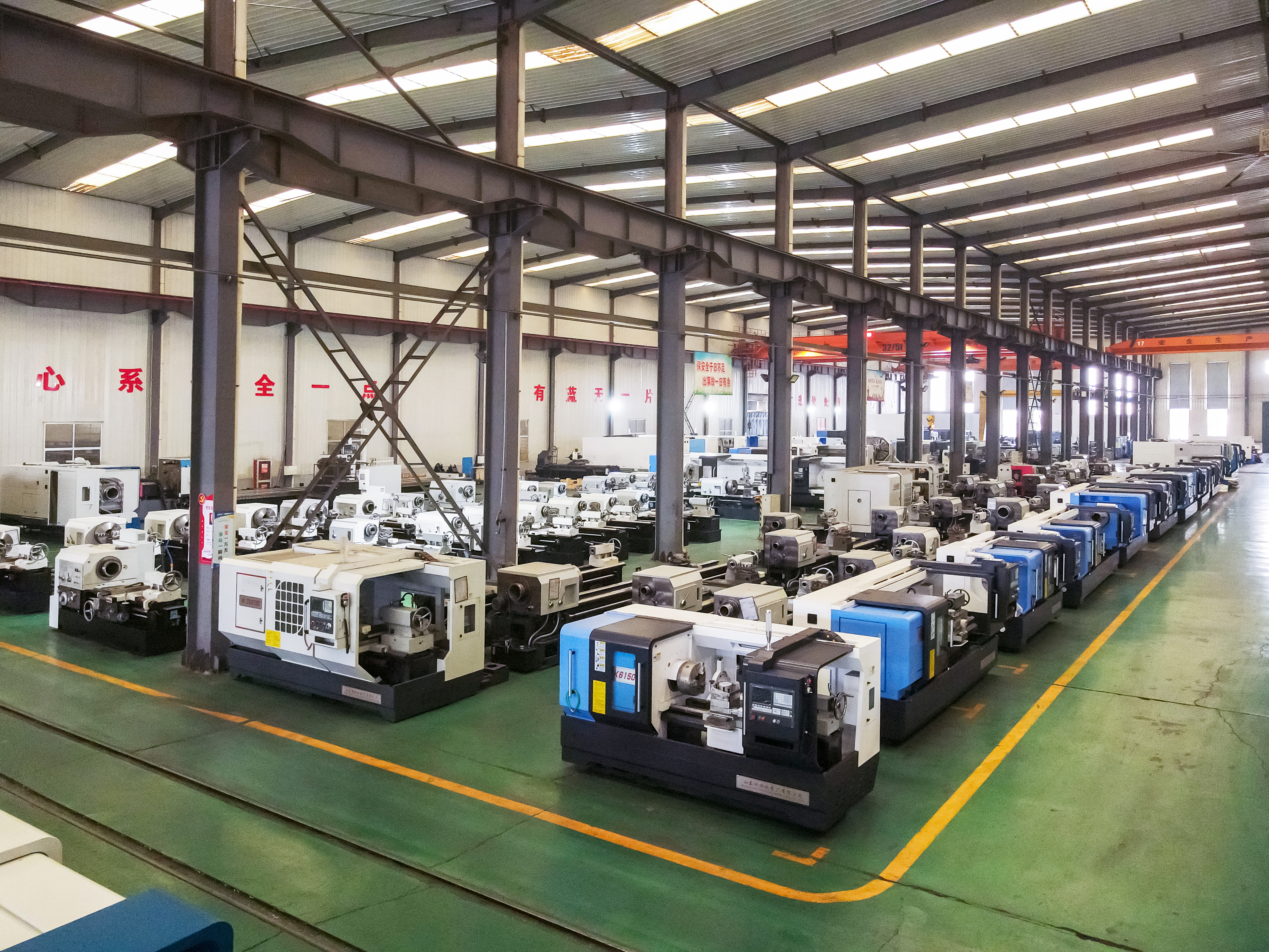 Oficina de fabrica&ccedil;&atilde;o de torno de rosqueamento de tubos CNC